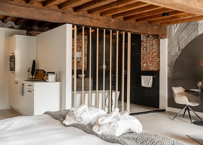 Hotel Bossche No2 - Verwersstraat 3*